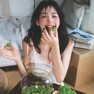 锁红颜